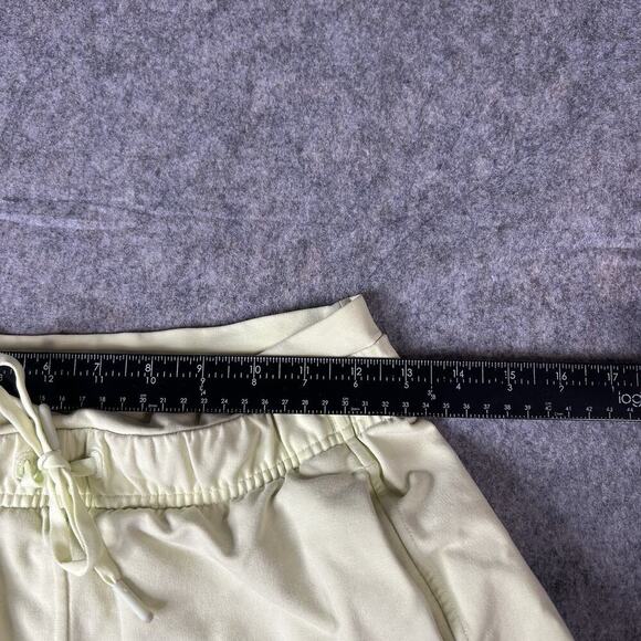 Lululemon Inner Glow HR Short 3” Size 4 Crispin Green Neon GDTN 00524 Flaws - Picture 3 of 10